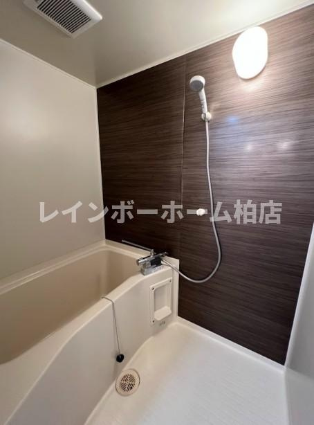 特典：仲介手数料が無料です!!の浴室