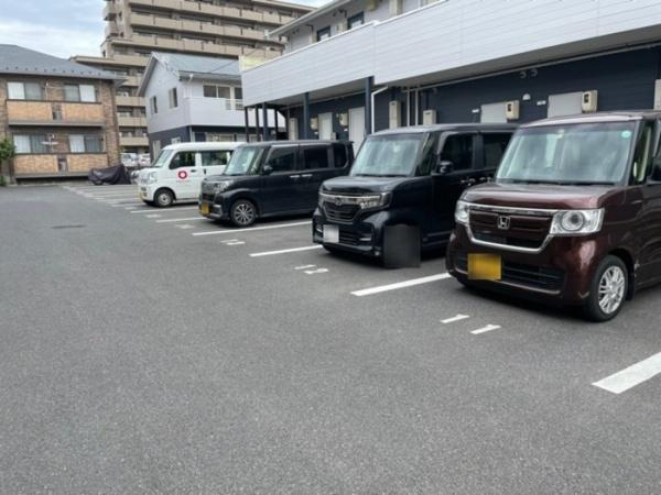 【駐車場】