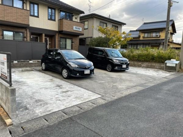 【駐車場】