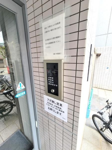 ガーデン弁天町のエントランス