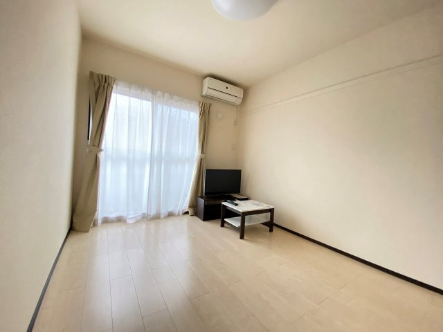 クレイノＣＯＭＦＯＲＴ　Ｓの居間・リビング