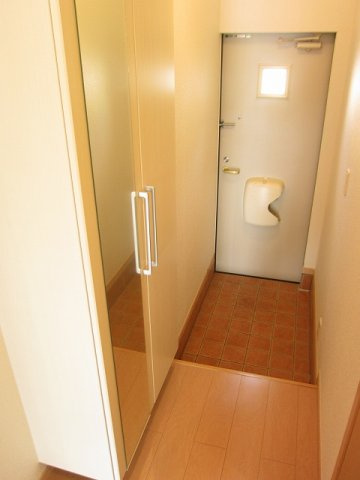 ミル　アージュＢの玄関