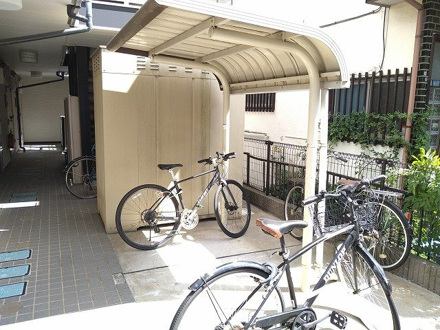 レオパレス宿河原のその他|駐輪場　原付＆自転車のみ駐輪可能