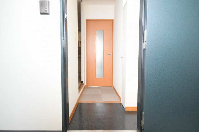 レオパレスＦｌａｔ新栄の玄関