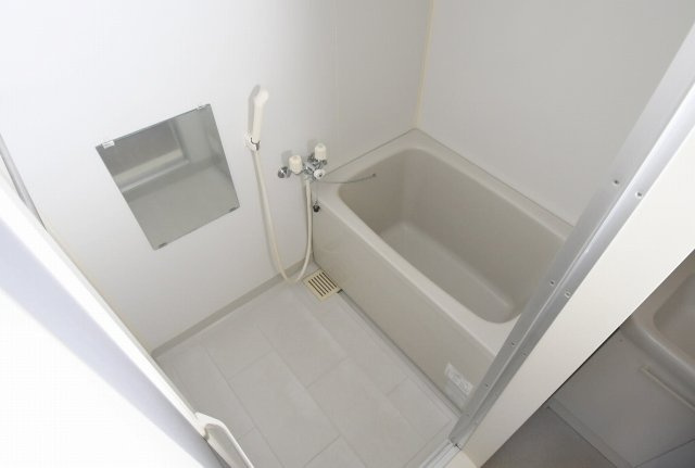 レオパレスＦｌａｔ新栄の浴室