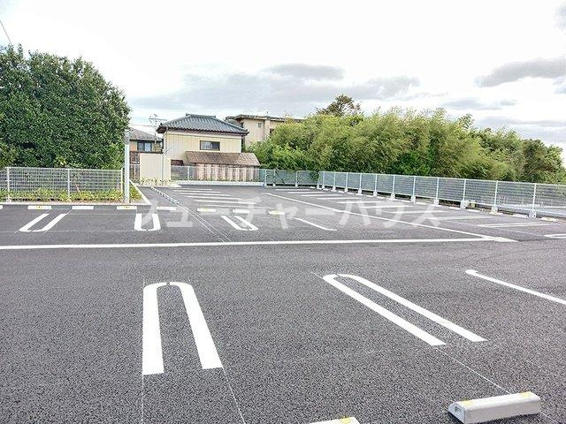 カメリア双葉の駐車場