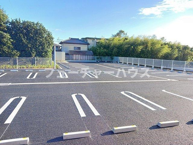 カメリア双葉の駐車場