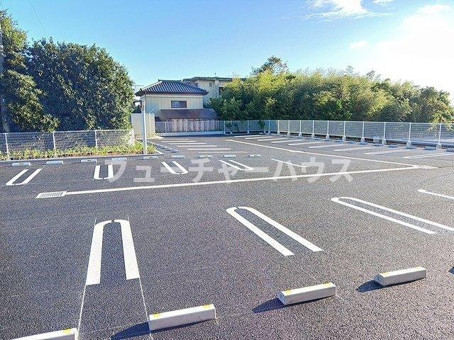 カメリア双葉の駐車場