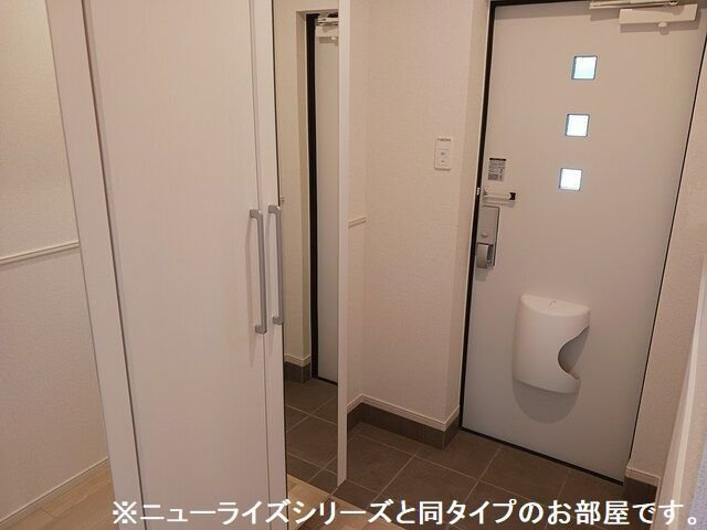 ニューライズＯＴＳＵＮＡ　Ｂの玄関