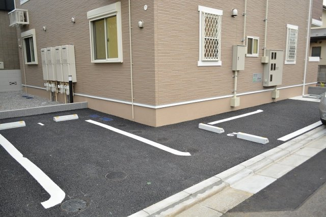 フォンテーヌ新高根の駐車場