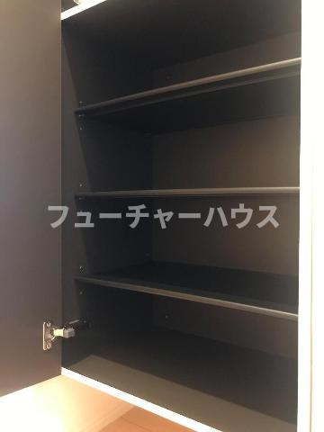 オルセー（Orsay）のその他|下足箱