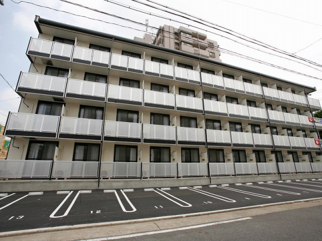 レオパレスセノーテ黒川の外観