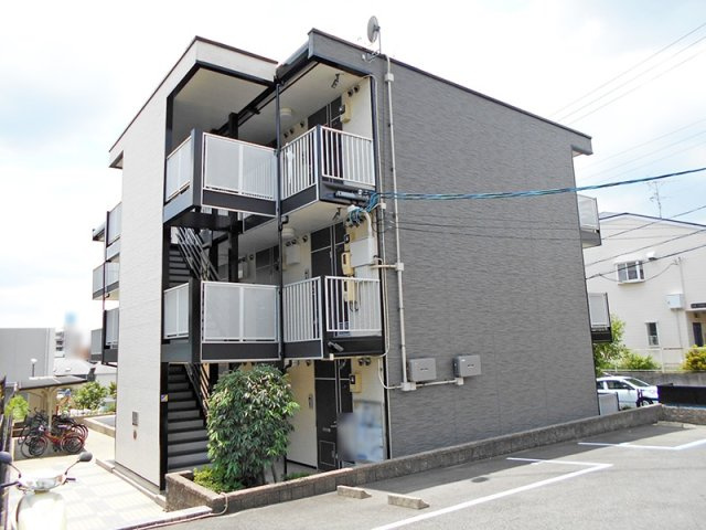 レオパレスＫｓＣＵＢＥ植田東の外観