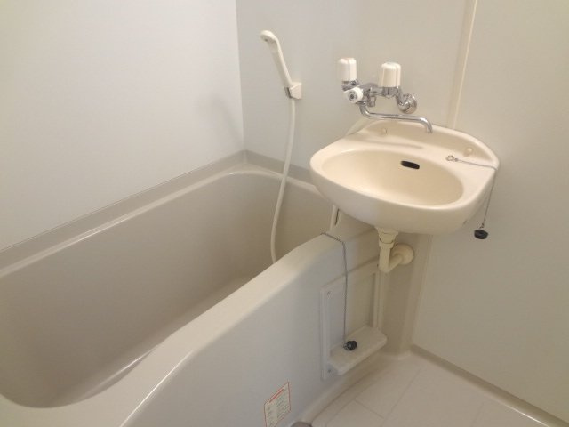 レオパレスディーノの浴室