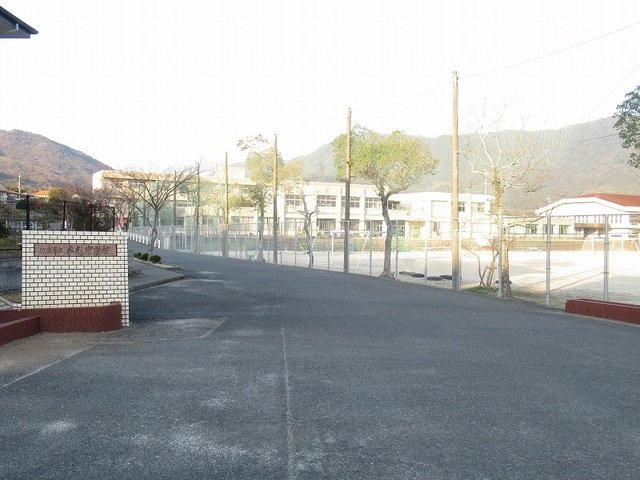 グランヴェール・ｈｉｄｅの周辺|防府市立牟礼中学校まで1800m