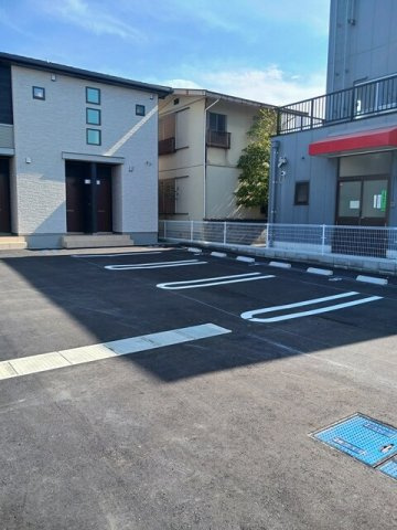 ヒカルサ防府田島の駐車場