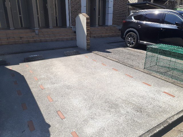 アンジュ　八田の駐車場
