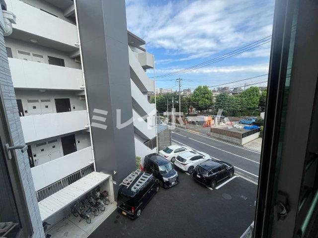 ミレハウスの駐車場