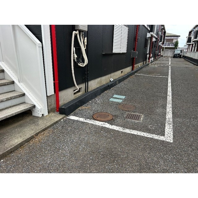 南柏パインヒル2号棟の駐車場