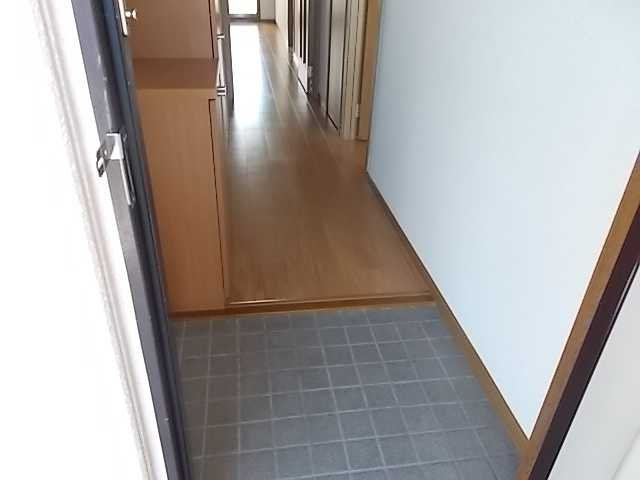 アプリコーゼの玄関