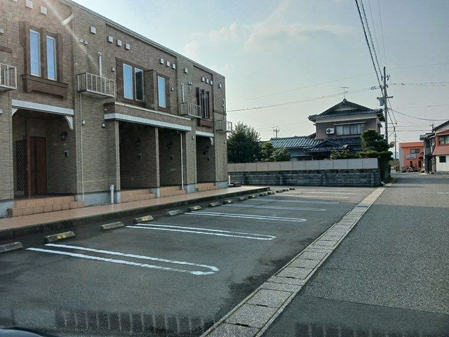 リジェールの駐車場