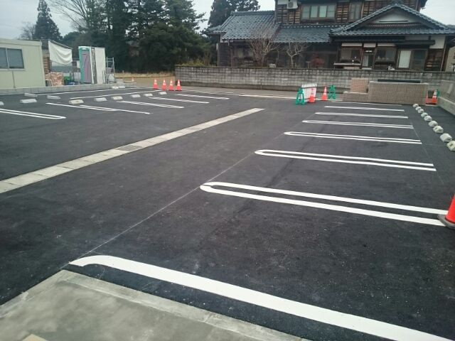 メゾン　ド　トパーズの駐車場