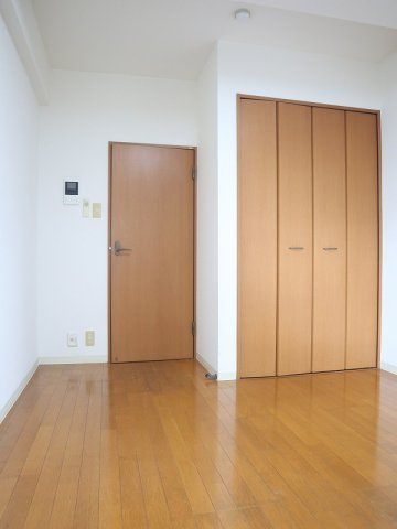 【内装】 | イーストベイ・船橋本町 | きれいな内装のリビングです