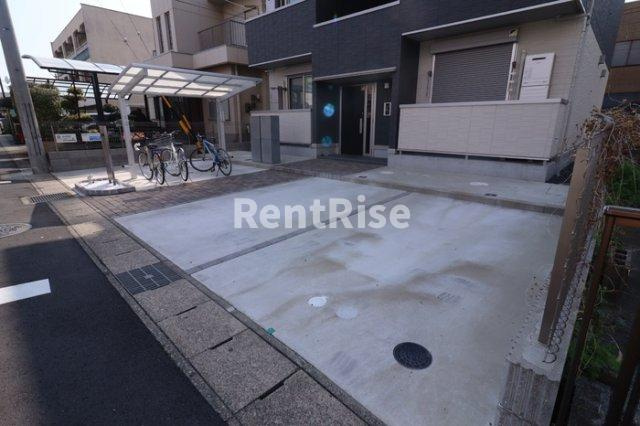 ＬＩＥＮ（ﾘｱﾝ）の駐車場