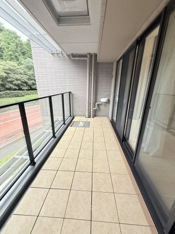 ガーデンヒルズ四ツ谷迎賓の森のバルコニー