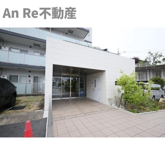 川口市東川口１丁目の賃貸マンションのエントランス