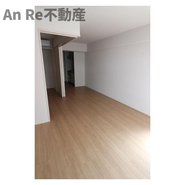 川口市東川口１丁目の賃貸マンションの居間・リビング