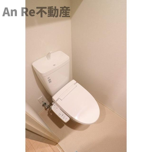 川口市東川口１丁目の賃貸マンションのトイレ
