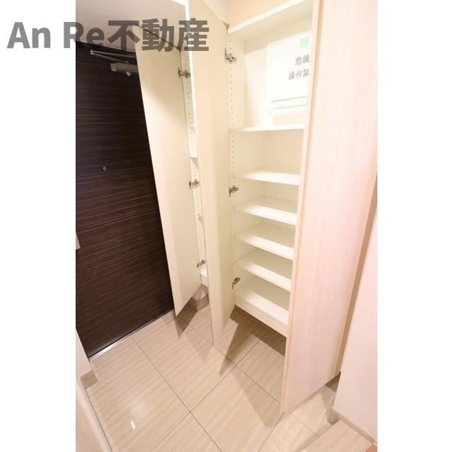 川口市東川口１丁目の賃貸マンションの収納