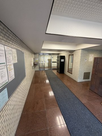 日興パレス高田馬場のエントランス