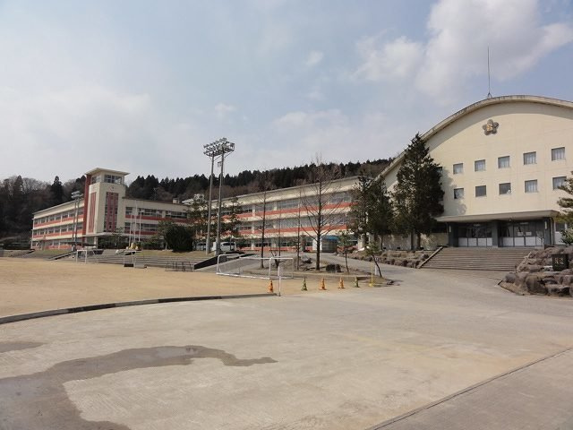 ベルフレ－シュ　Ｂの周辺|石動小学校まで1200m
