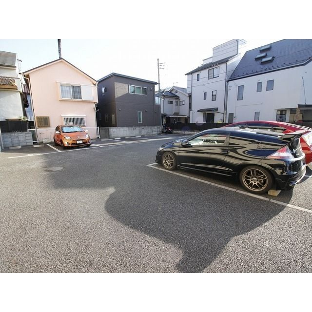 アンプルールフェールYoshidaの駐車場