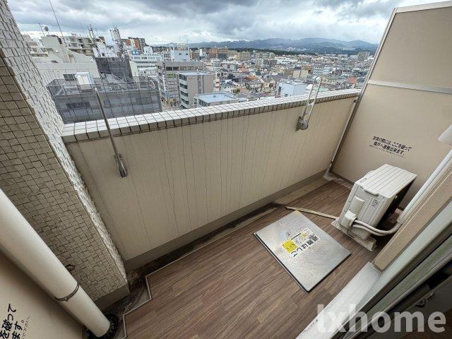 オアシスブリリアントのバルコニー|暖かな日差しのふりそそぐバルコニー
