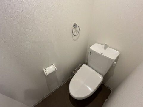 ジーメゾン春日部栄町のトイレ