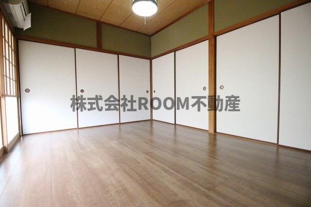 曽於市財部町南俣の一戸建ての寝室|広くて明るい寝室