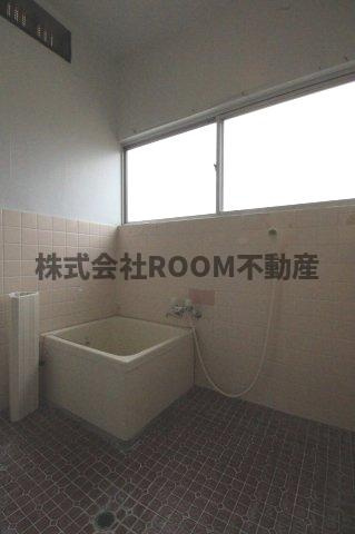 曽於市財部町南俣の一戸建ての浴室|きれいなお風呂です