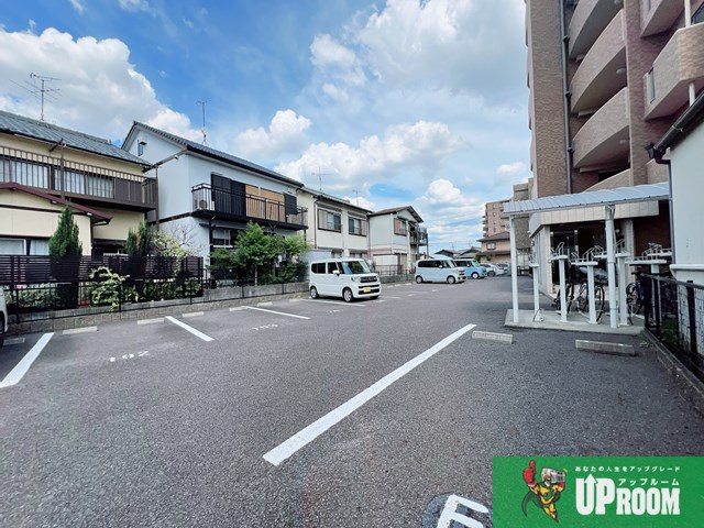 スペースヤマトの駐車場