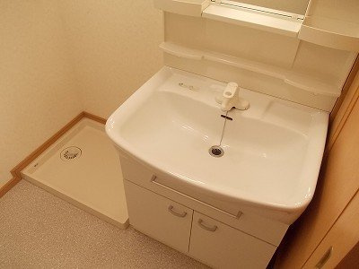 ルーラルⅡの浴室|落ち着いた空間のお風呂です