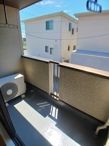 フローリッシュのバルコニー|外からの目が気にならないバルコニーで洗濯物が干せます