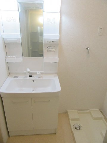 ブライト安芸　Ｂ棟の洗面所|忙しい朝には欠かせない洗面所です