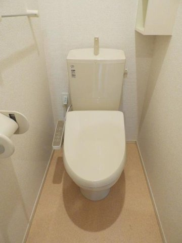 ステップ．１のトイレ|ゆったりとした空間のトイレです