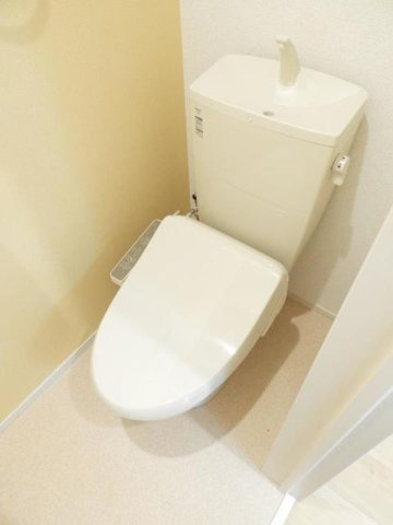 グラン・シャトレⅠのトイレ|清潔感のあるトイレです