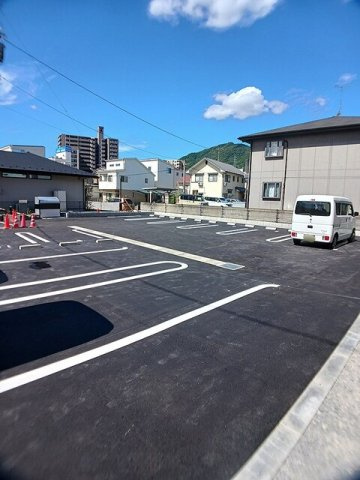 サザンエステート中須の駐車場|駐車場があるので、車を買う予定の方も安心です