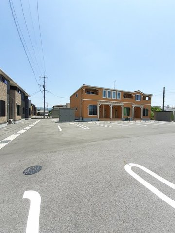 ラ　ペール　Ａの駐車場|駐車場に車を止められます