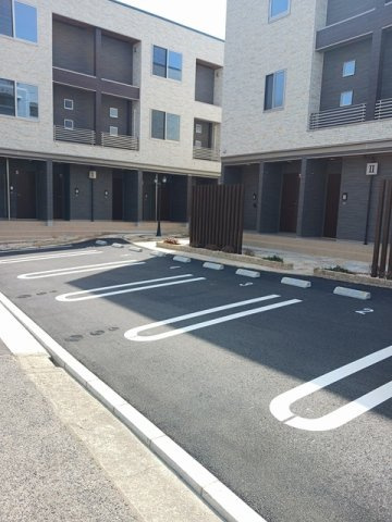 レーヴ旭Ⅱの駐車場|駐車場があります