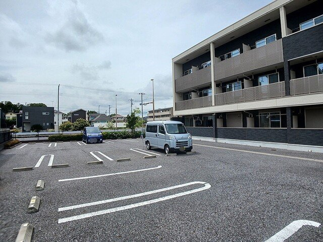 アルカディア　Ⅳの駐車場|駐車場に車を止められます